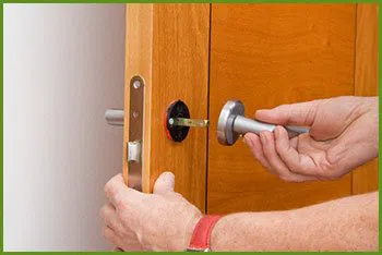 Neighborhood Locksmith Services Portland, OR 503-404-4024 - 14-install-new-Lock