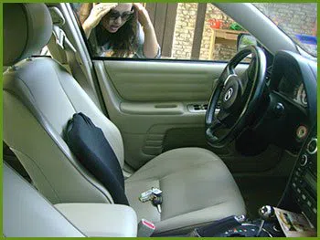 Neighborhood Locksmith Services Portland, OR 503-404-4024 - 20-keys-locked-in-car